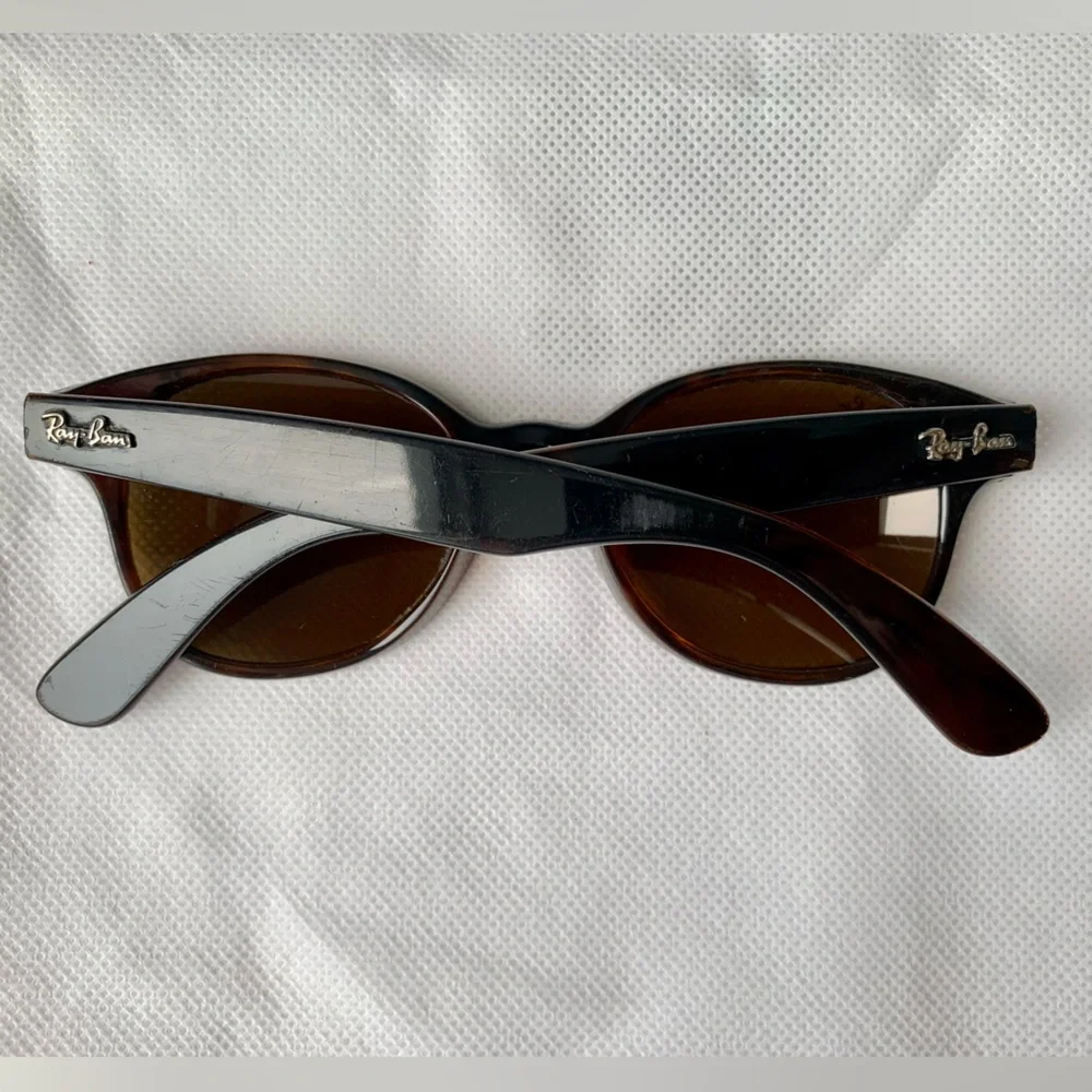 Scratched Ray-Ban Classic Wayfarer Rounded Brown Sunglasses - Picture 7 of 10